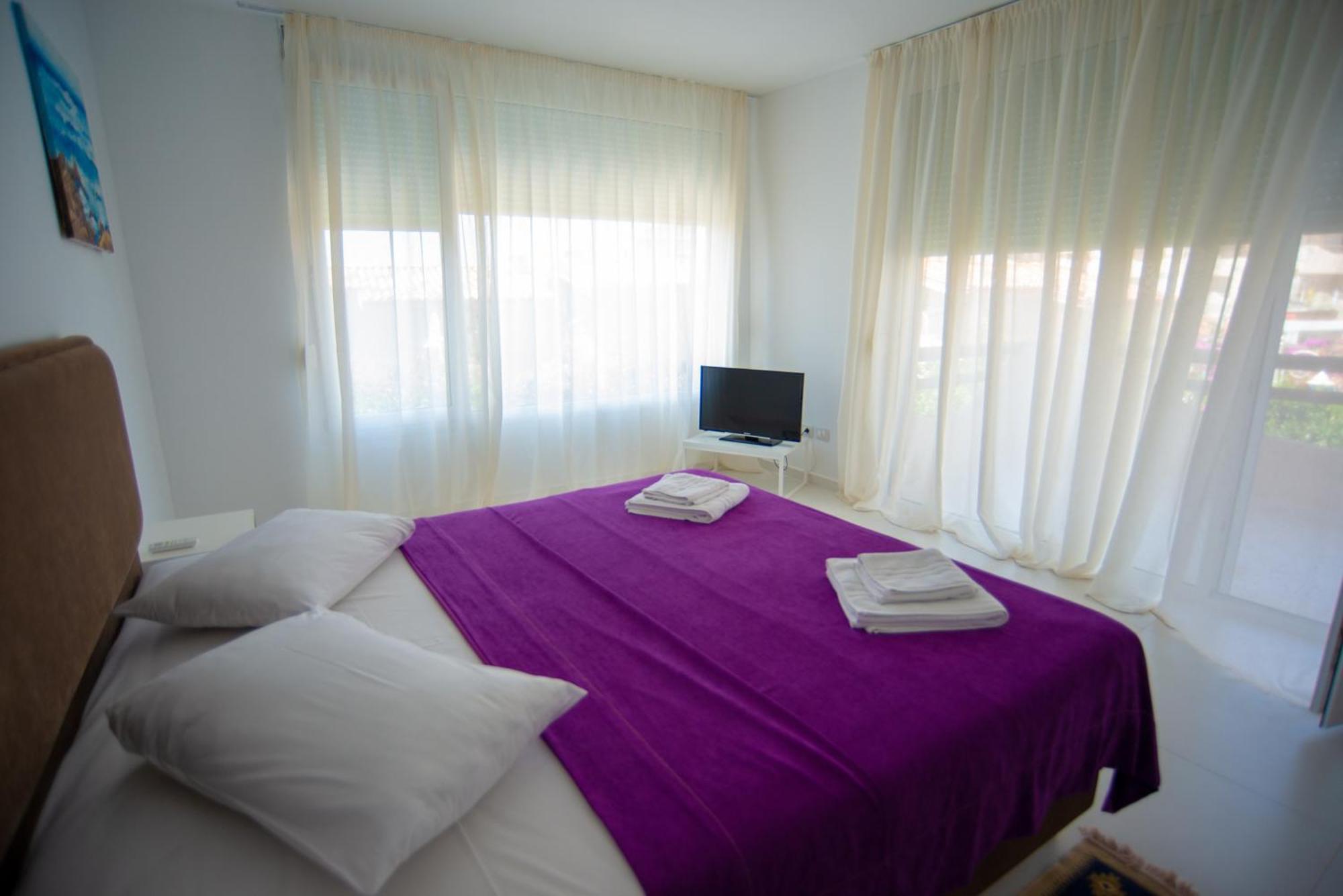 Bougainville Bay Apartments Sarande Room photo